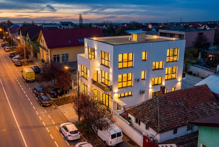 Clădire nouă P+2 cu showroom și birouri în Arad