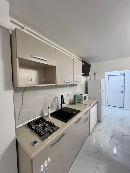 -Garsoniera lux mobilata si utilata complet in primul rand la mare