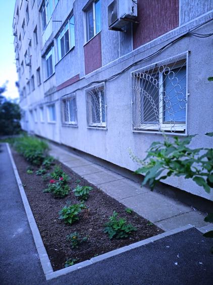 Apartament 2 camere decomandate de vanzare zona Cet