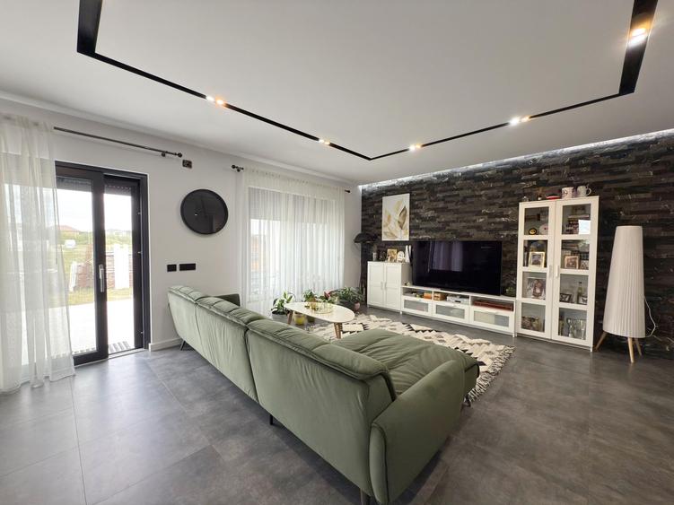 CASA DE LUX - 400.000 Euro - GHIRODA