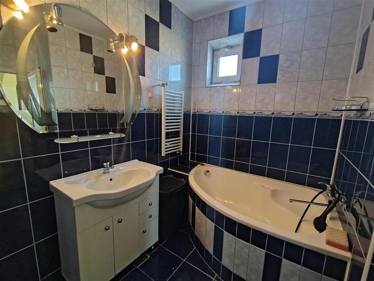 Apartament cu 3 camere, Centru, 3c-4337