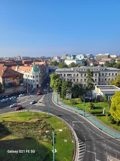 Ultracentral, km 0, mobilat și utilat complet