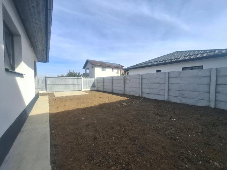 Casa 3 camere/Țegheș/ Individuala la Cheie
