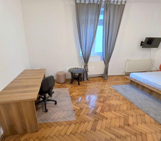 De inchiriat apartament cu o camera ultracentral, et. 1, 320 euro - 3