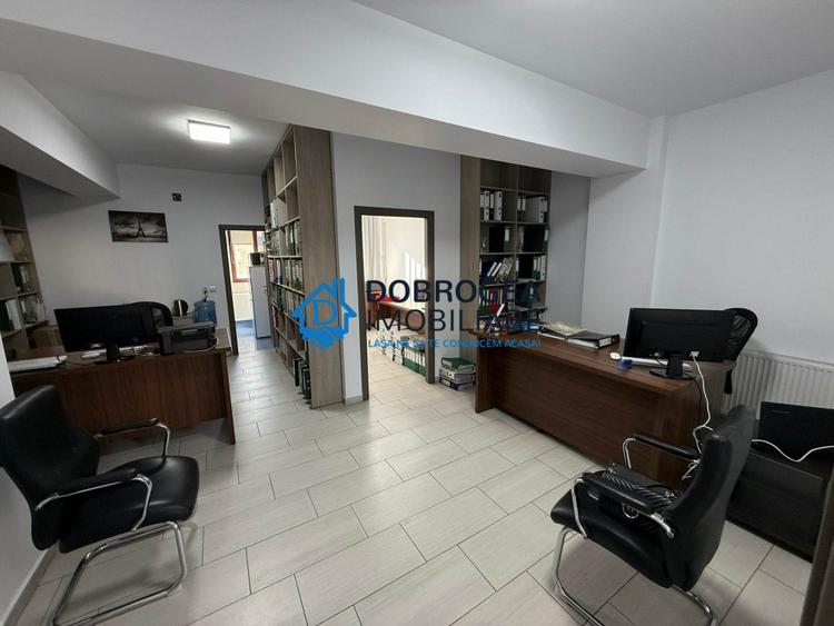 ZONA ROSA - 3 camere, 80 mp, ideal birouri, etaj 2, parcare privata