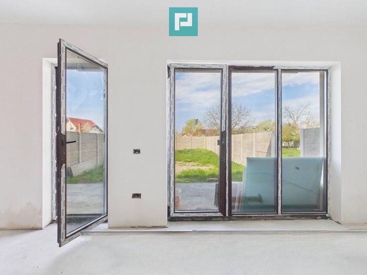 Duplex luminos 101 mp utili, teren 350mp în Covaci