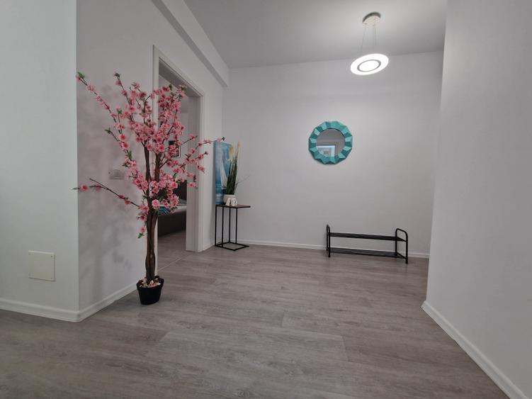 Mamaia Nord(Leon Beach)- 2 camere decomandate mobilat-utilat-98.000euro