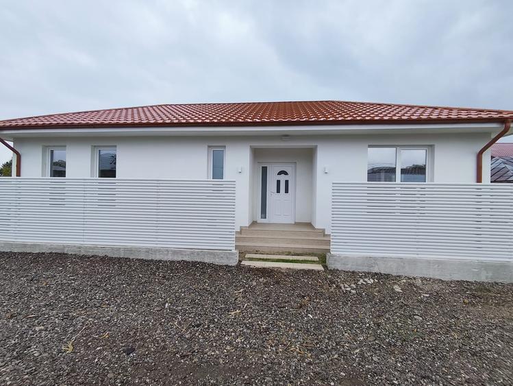 FARA COMISIOANE casa eleganta 3 camere 2 bai PARTER+pod camera tehnica terasa
