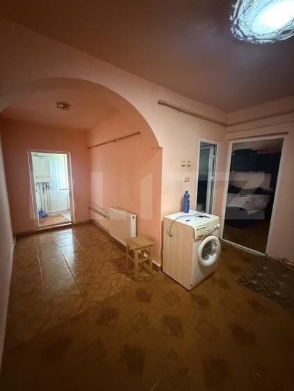 Apartament 2 camere decomandat, parter, Găești – zonă bună
