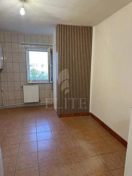 Apartament 3 camere în zona BILLA