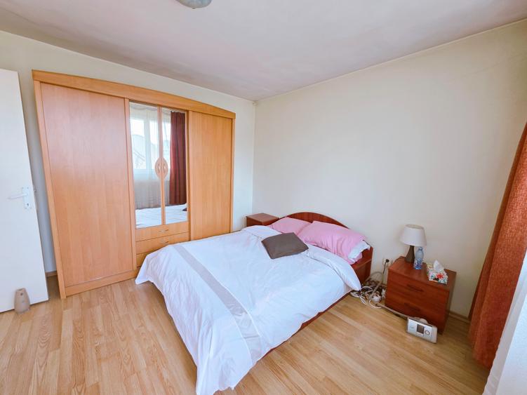 2 camere Sala Palatului Cismigiu etajul 8/8 bloc 1960 55 mp