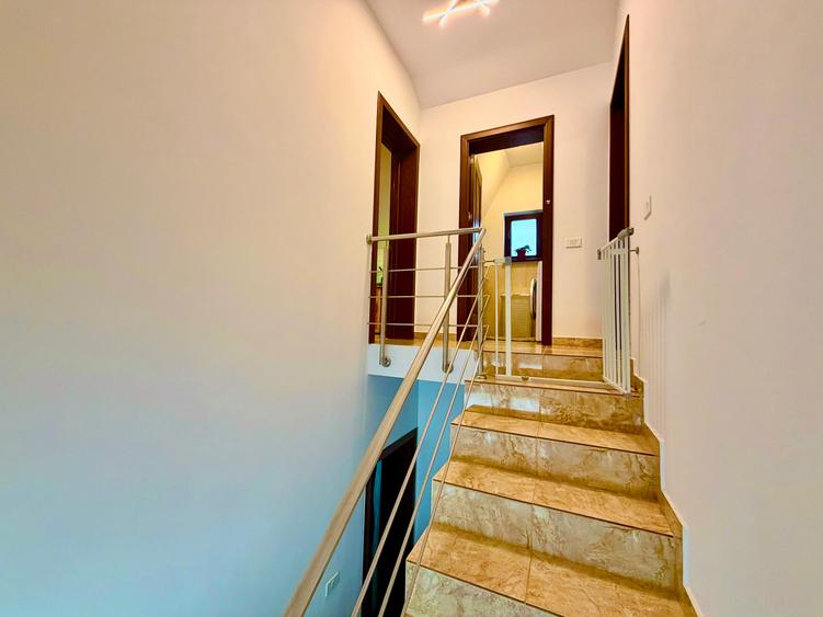 Casa P+1+M. 5 cam. Util 150mp. Teren 220mp
