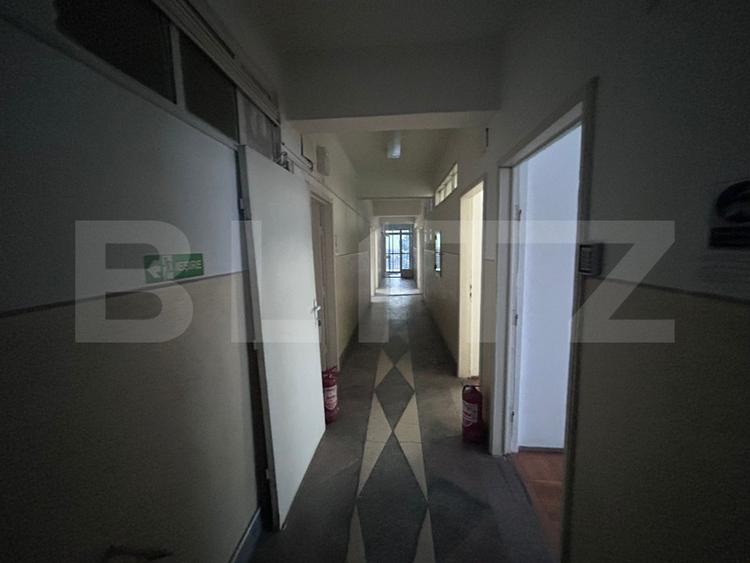Spatiu de birouri, 231.74 mp, 8 camere, zona Colegiul Fratii Buzesti