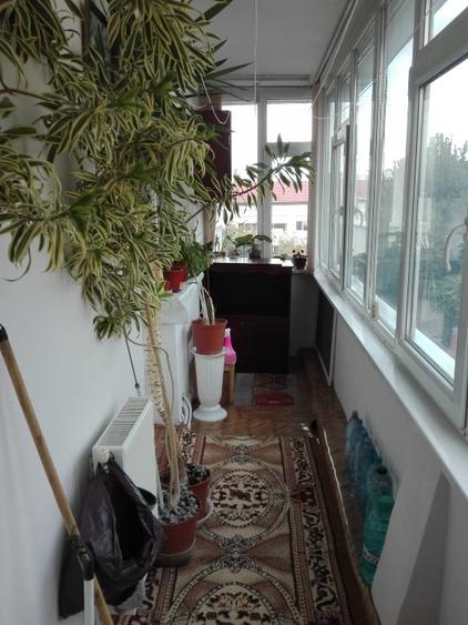 Închiriez apartament