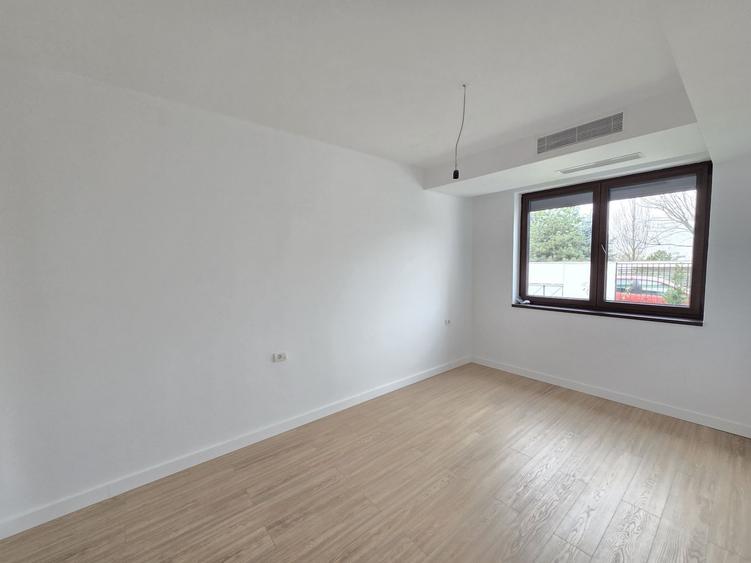 3 camere - Damaroaia - Petrom City - curte 140 mp