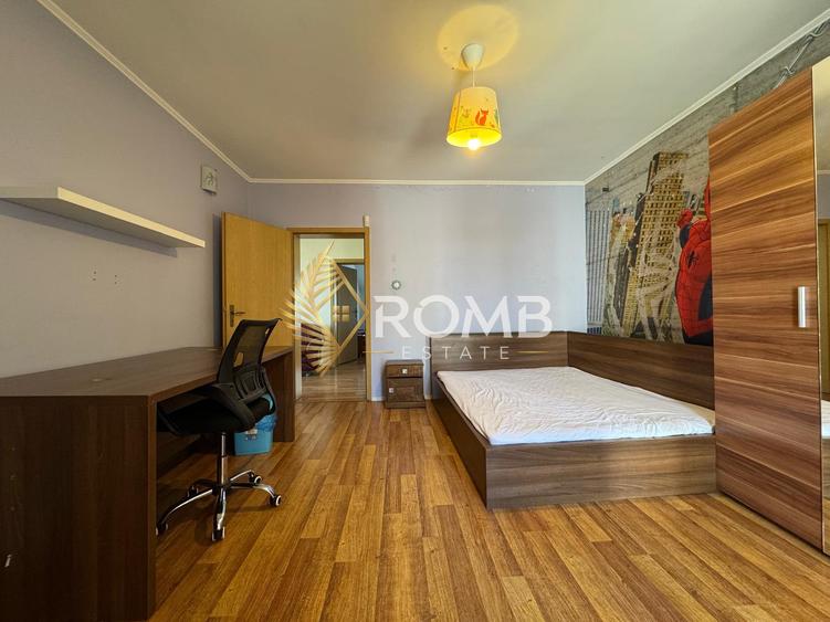 Casă indiviudală, 350 mp, teren 1000 mp, 12 parcări, cartier Andrei Mureșanu