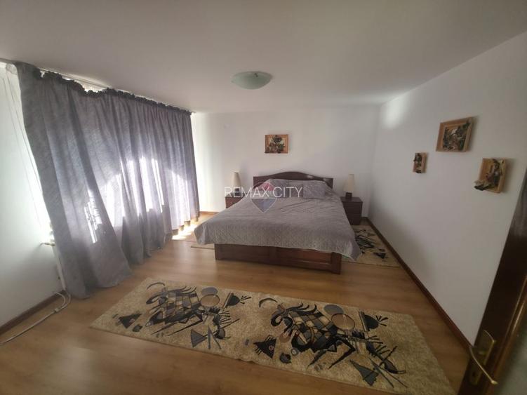 Casă / Vilă cu 5 camere de vânzare
