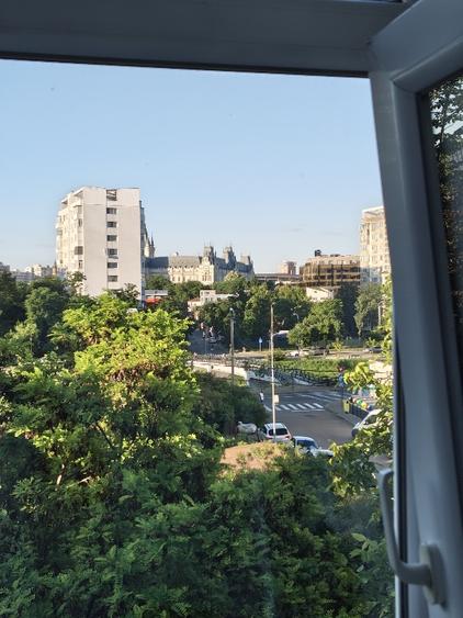 Închiriez apartament 3 camere Zona Podu Ros |Cantemir ,Etaj 3 Vedere Palas