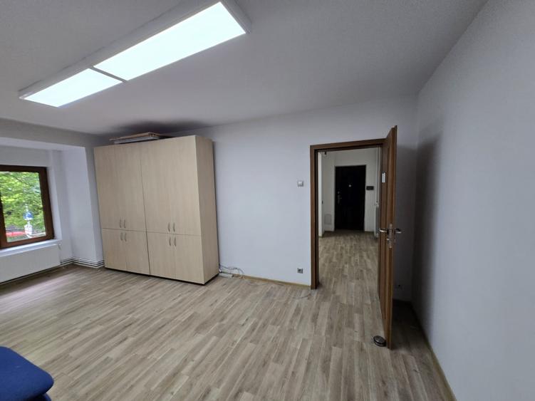 Birou 3 Camere | Unirii Fântâni | Spate Tribunal | Etaj 1 | CT proprie