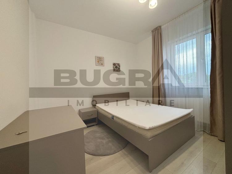 Apartament 3 camere, 2 dormitoare, 2 bai, parcare, zona C. Turzii