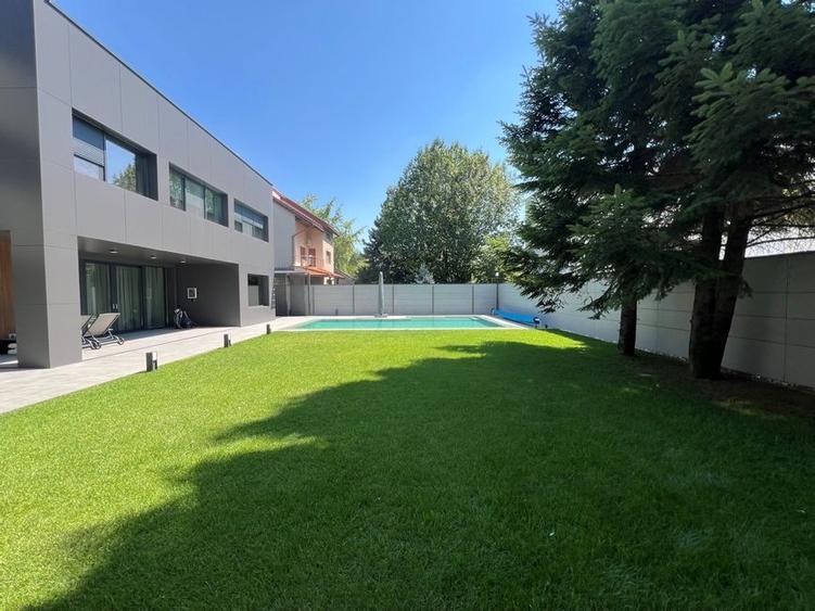 Vila cu arhitectura moderna, finisaje de exceptie, IANCU NICOLAE