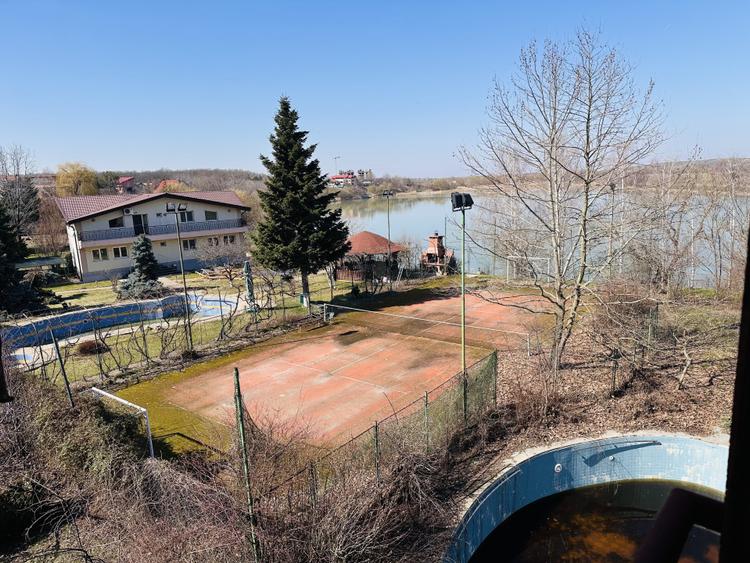 Domeniu splendid 2500 mp teren pe malul lacului Morii, vila 300 mp, Rosu-Chiajna
