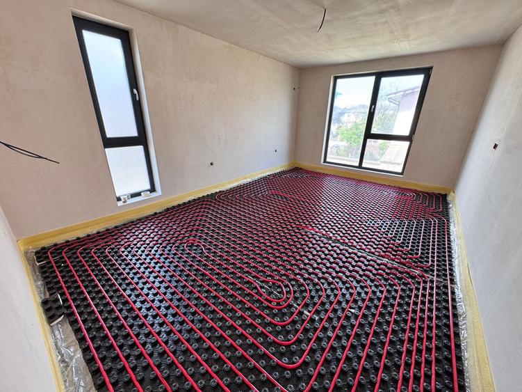 CASA INDIVIDUALA, STRADA ASFALTATA, TOATE UTILITATILE, COMISION 0%