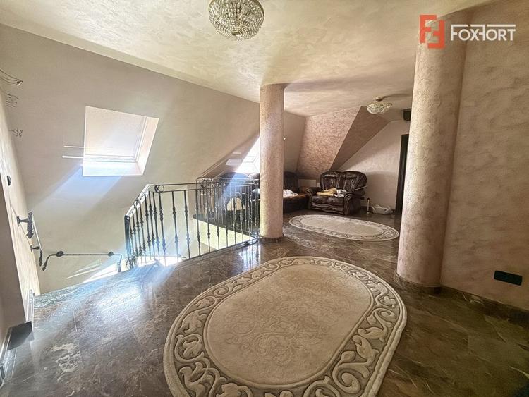 COMISION 0% Casa individuala exclusivista cu 7 camere si piscina in Dumbravita