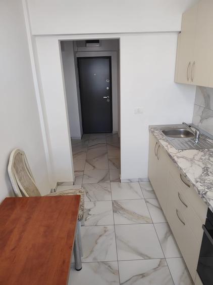 Apartament cu 2 camere semidecomandat langa Gara de Nord-Nokia