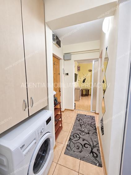 Apartament cu 2 camere, decomandat, Micro 21, etajul 2 – La cheie!