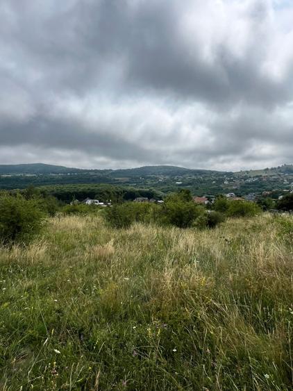 Teren intravilan, 1500 mp, cu view, zona herghelia Salicea