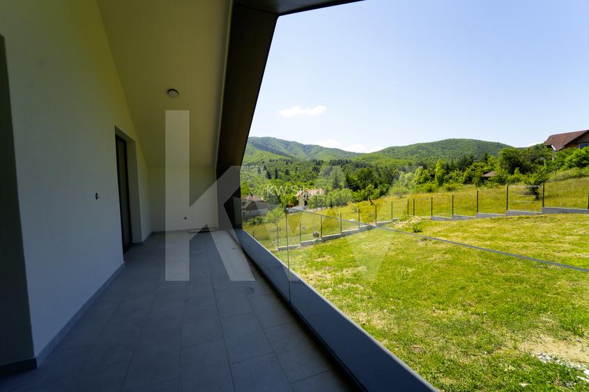Casă arhitectură modernă cu panoramă spre Munții Făgăraș și Cetatea Cisnădioara - 33