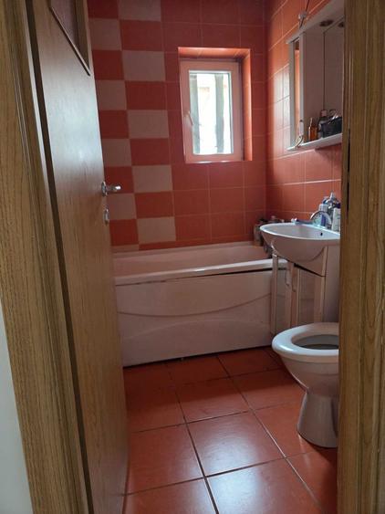 Vand apartament 2 camere zona centrala