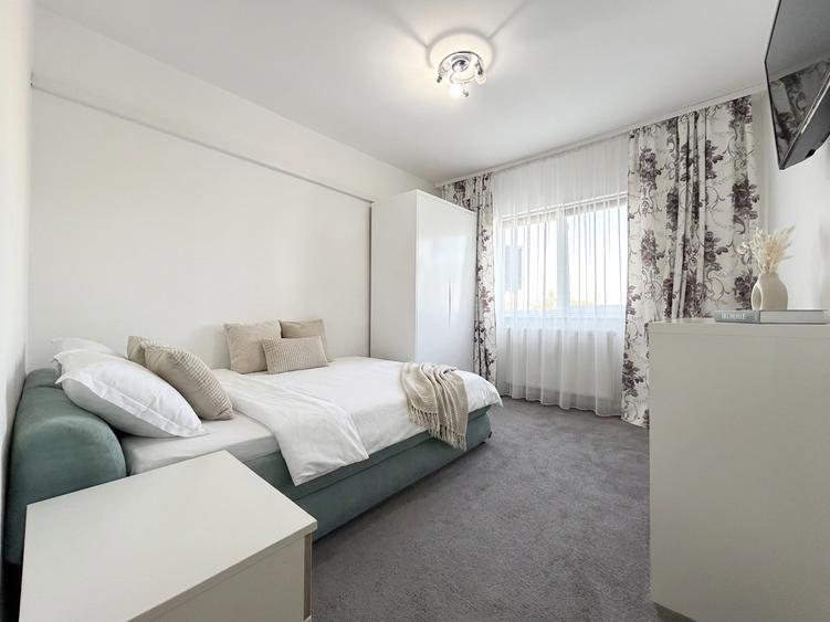 Apartament 3 camere, 2 băi, etaj 4, renovat - Lipovei