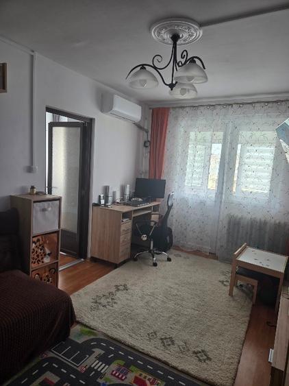 Vand apartament 72500 negociabil