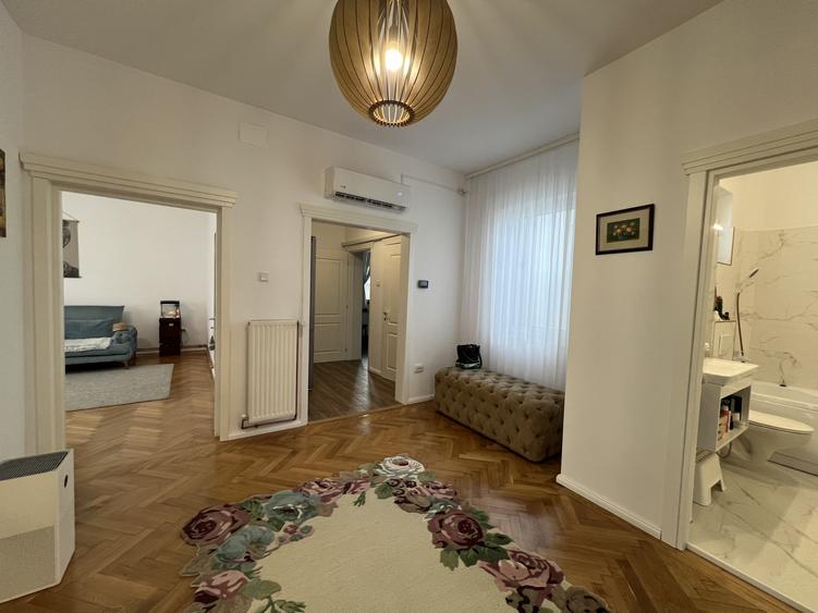 Vilă/Casa | Parcul Carol | Cladire Birouri | Intrări separate| Renovat