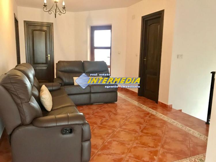 Casa de vanzare Alba Iulia CETATE cu 4 dormitoare si living finisata complet