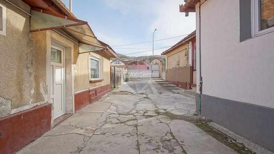 Casă tip Duplex cu două corpuri+teren 230 mp, Strada Carierei, Brașov