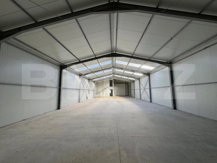 Hală 336 mp pe un teren de 3.000 mp, cu acces din drum asfaltat, Răcari