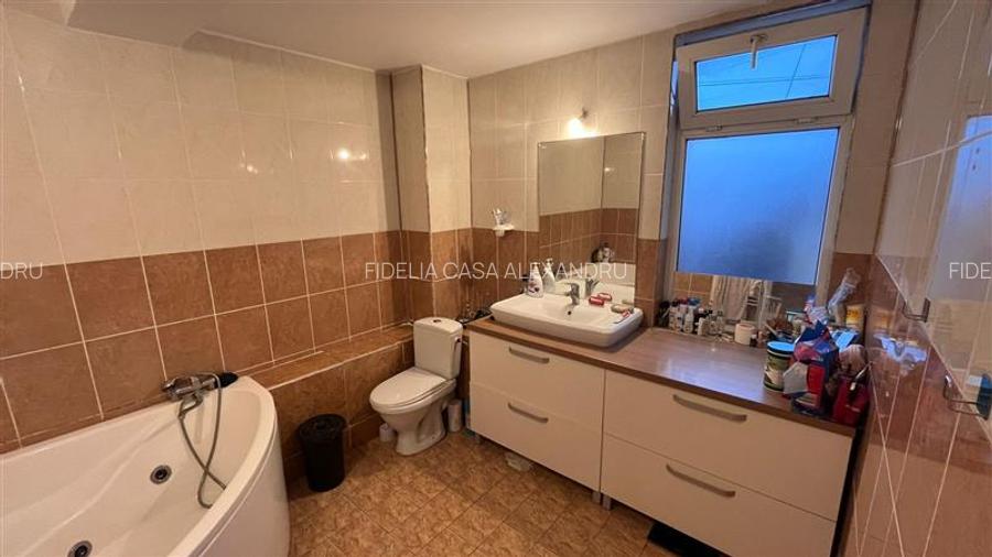 Apartament 3 camere, pe 2 nivele cu curte, in Bucium - 28