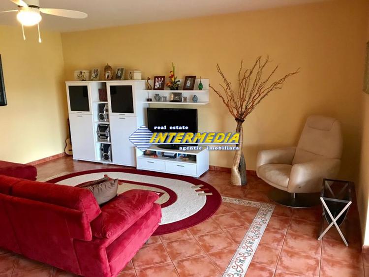 Casa de vanzare Alba Iulia CETATE cu 4 dormitoare si living finisata complet