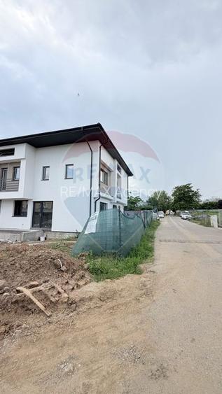 Casă / Vilă noua, arhitectura moderna, cu 4 camere de vânzare - 31