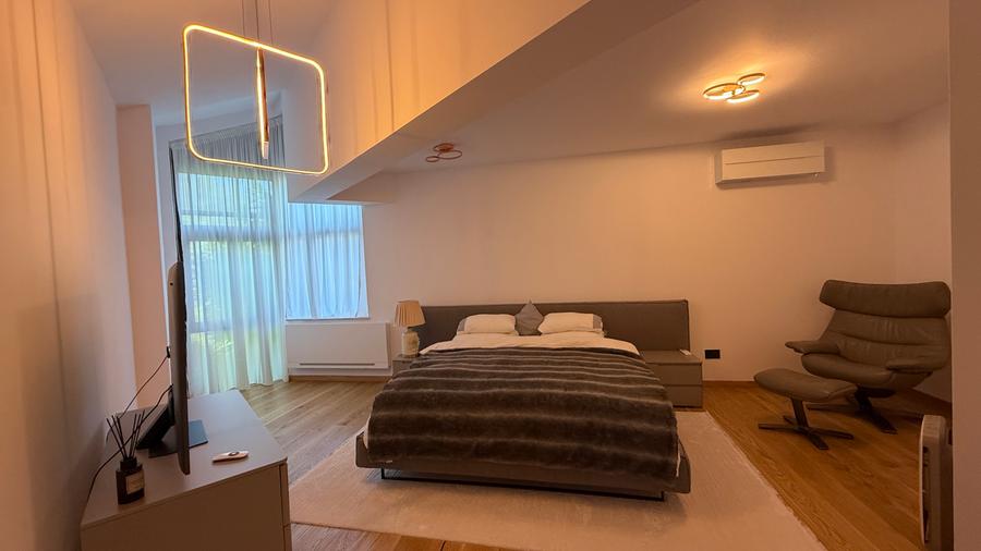 Vila 6 camere complet mobilata cu piscina interioară mutare imediată 728mp teren