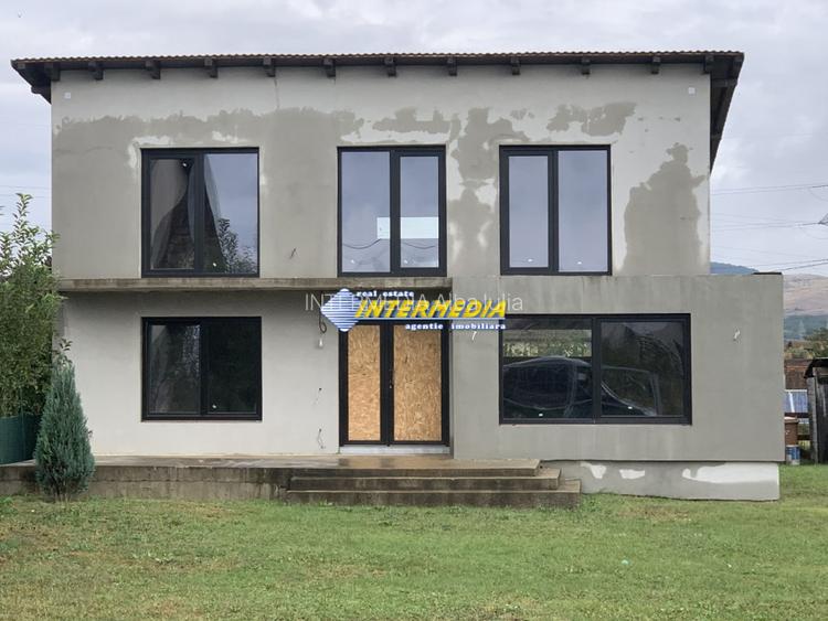 Casa noua semifinisata cu 4 camere de vanzare in Alba Iulia