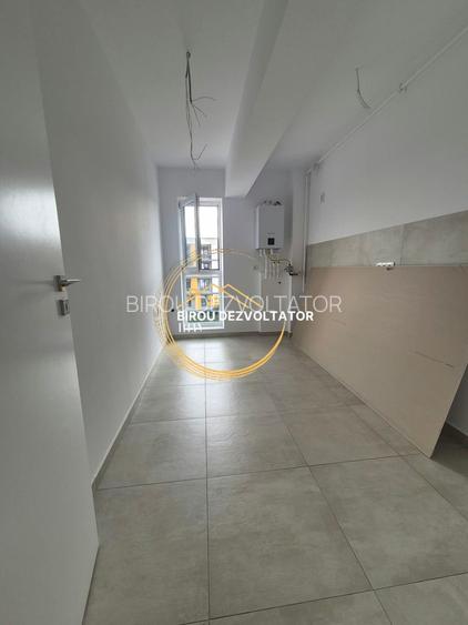 Decomandat Bucatarie inchisa Parcare demisol Ansamblu modern
