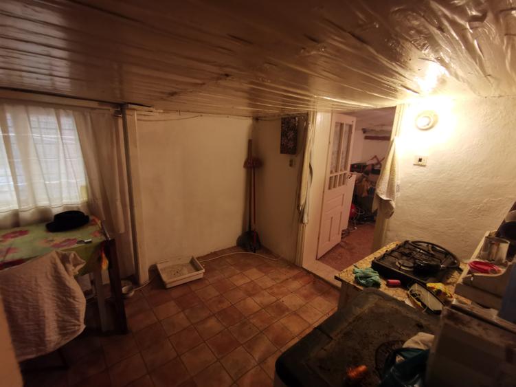 Casa batraneasca la Buzeni