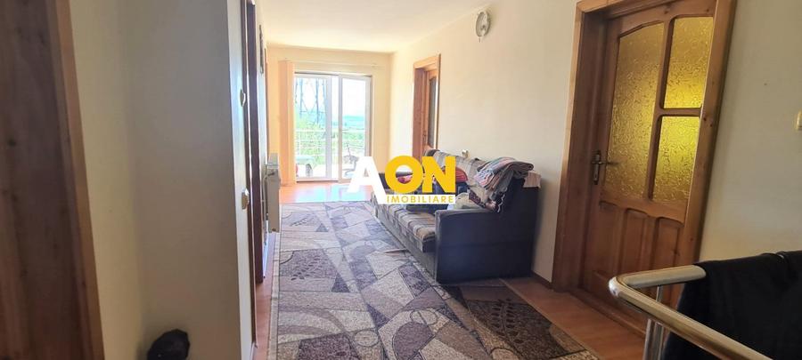 Vila pretabila pensiune + restaurant, 10 camere, 1000MP teren