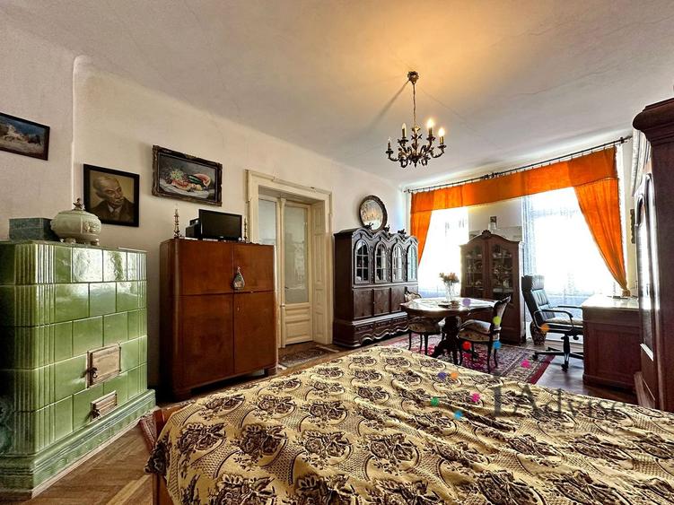 APARTAMENT CU FARMEC ISTORIC IN ZONA SCHEI