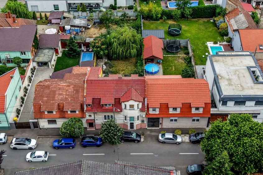 Casa Solida cu Mansarda in Zona Excelenta Parneava