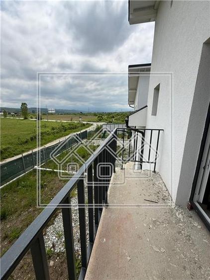 Casa tip duplex in Mohu, 4 camere, 145 mp utili, teren 195 mp